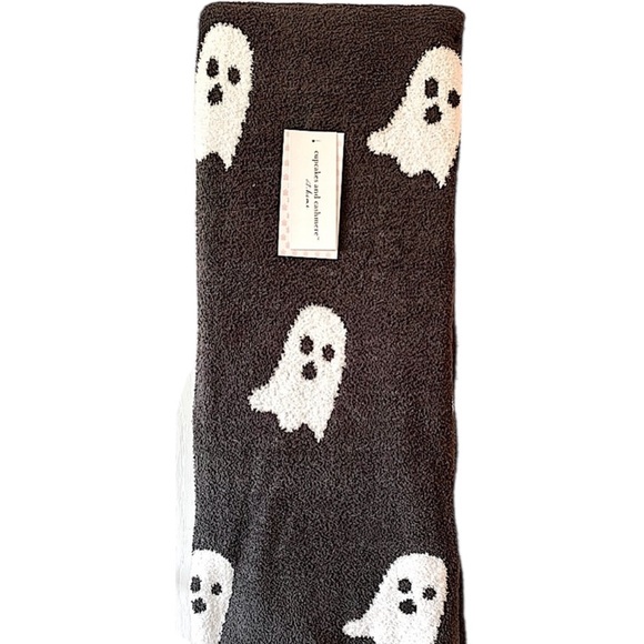 Cupcakes and Cashmere Ghosts Reversible Halloween Throw Blanket - Picture 1 of 1